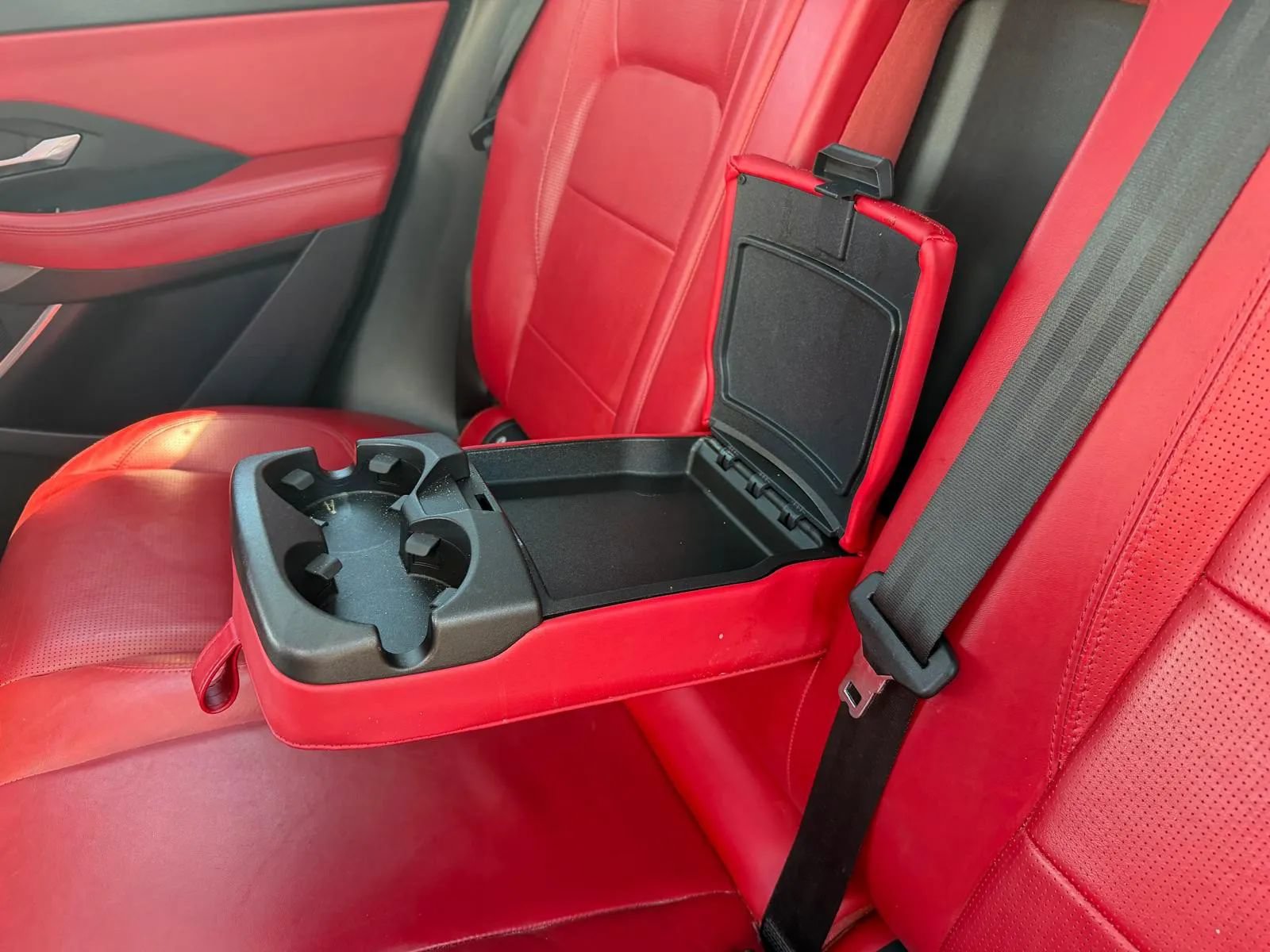 Used 2019 Jaguar E-PACE R-Dynamic HSE AWD/4WD image 43