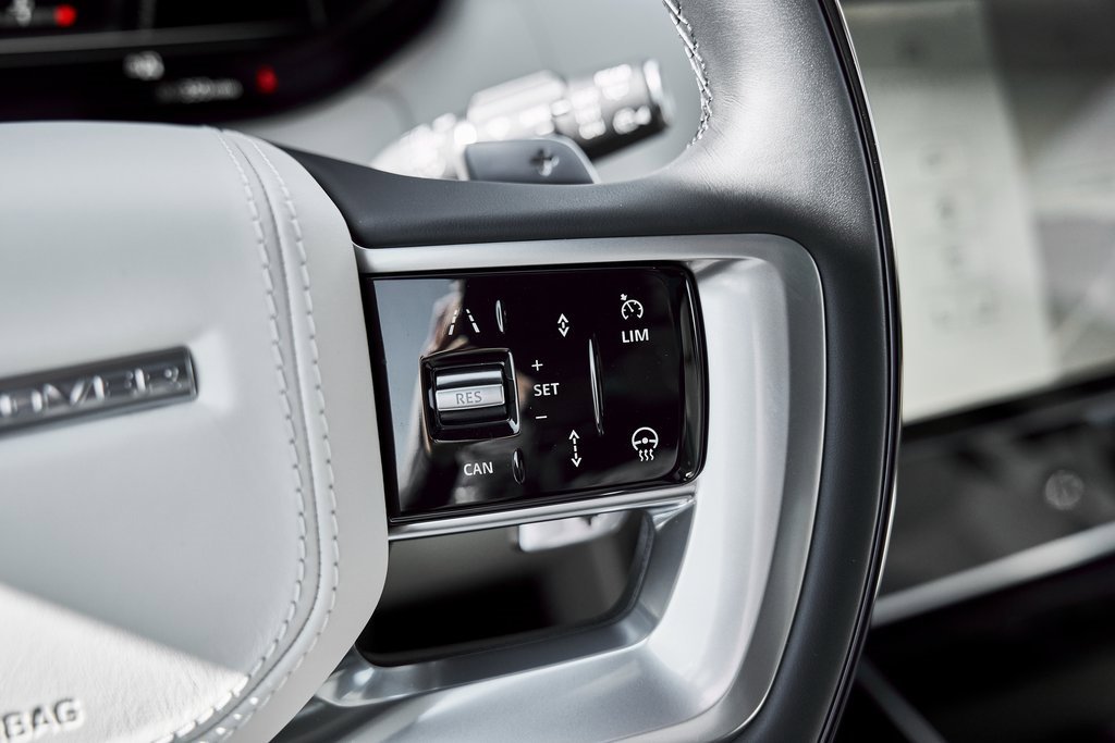 Used 2026 Land Rover Range Rover Long Wheelbase SE image 60