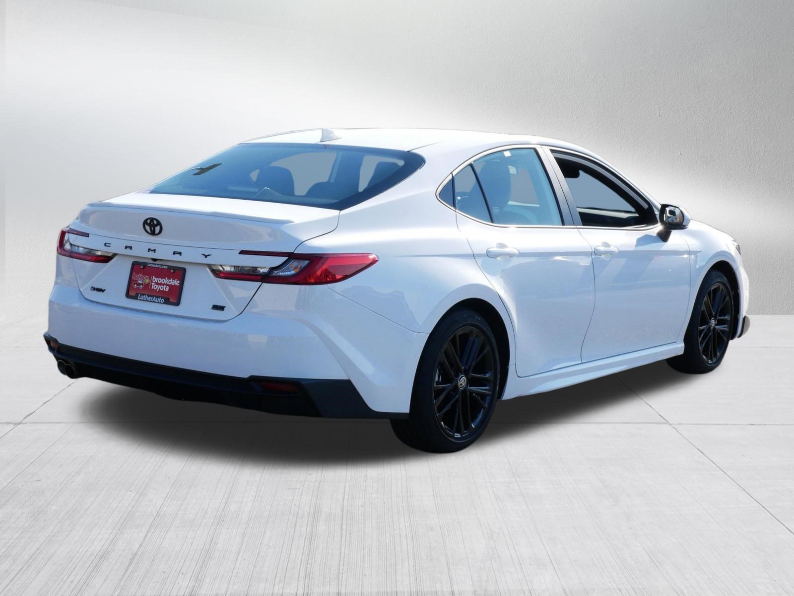 Certified 2025 Toyota Camry SE FWD image 7