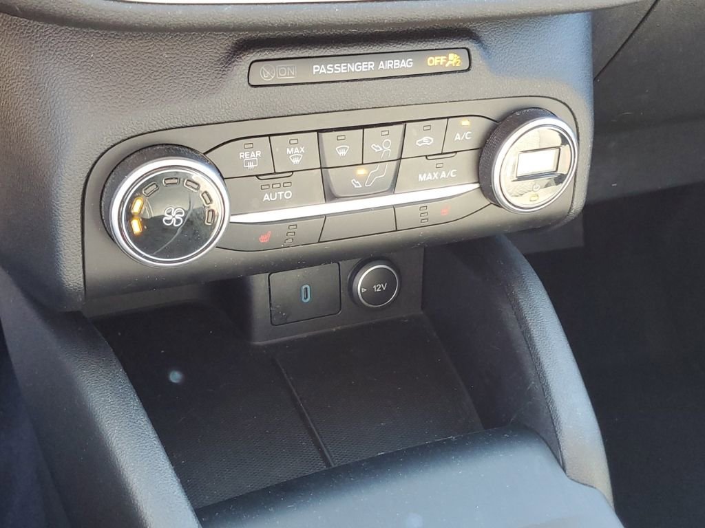 Used 2020 Ford Escape SE image 21