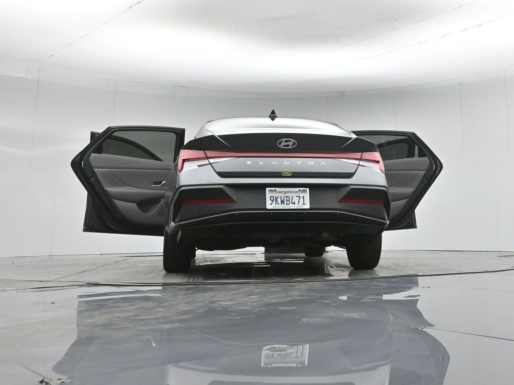 Used 2024 Hyundai Elantra SEL image 50