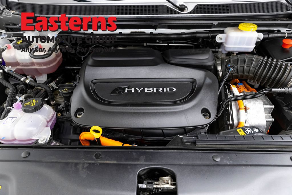 Used 2023 Chrysler Pacifica Touring-L FWD image 7