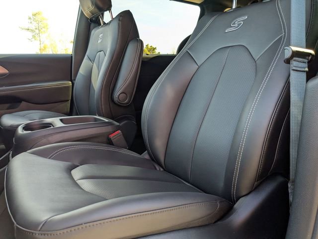 New 2026 Chrysler Pacifica Select w/ S Appearance Package FWD image 14