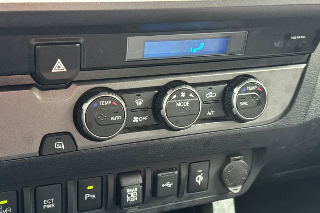 Used 2021 Toyota Tacoma TRD Sport w/ Technology Package RWD image 19