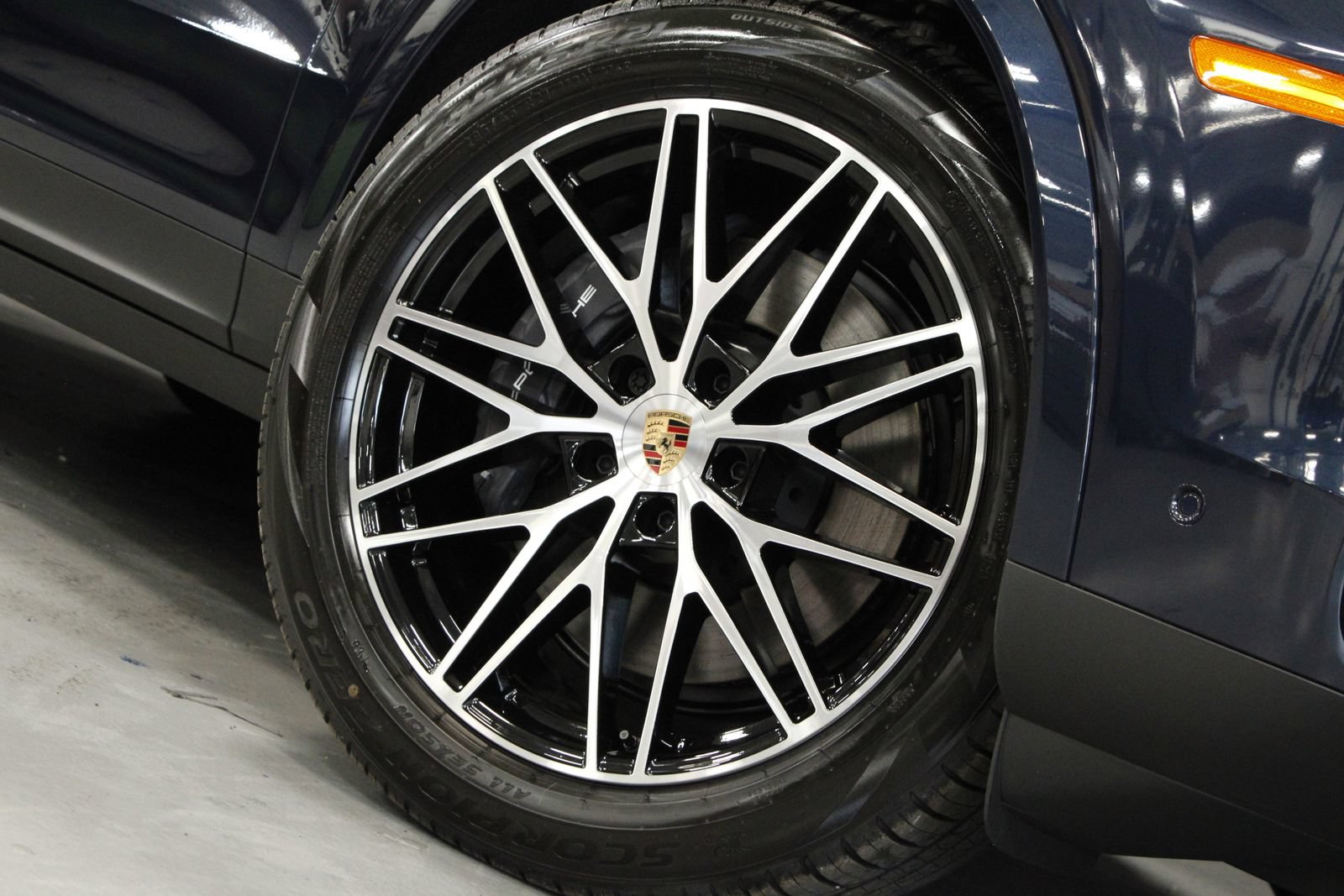 New 2026 Porsche Cayenne Coupe AWD/4WD image 15