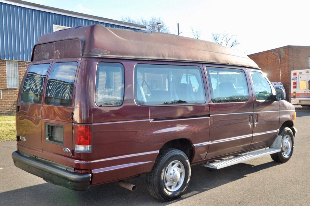 Used 2005 Ford E-350 and Econoline 350 XL RWD image 11