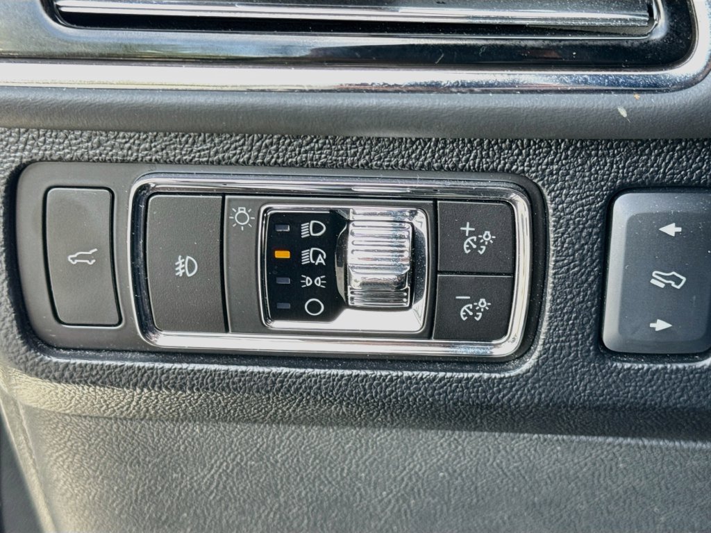 Used 2023 Lincoln Navigator L Black Label AWD/4WD image 11