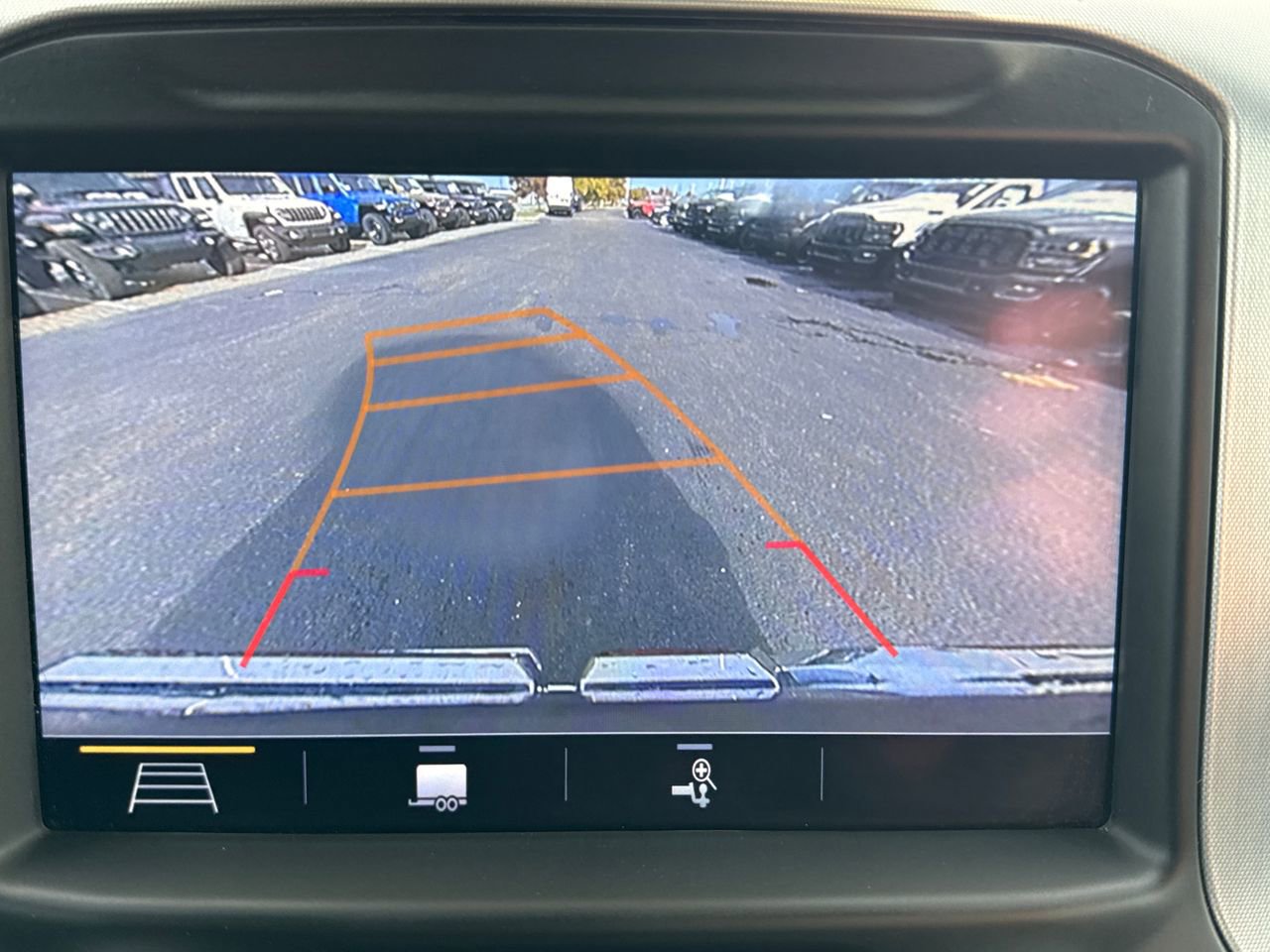 Used 2019 GMC Sierra 1500 SLE image 18