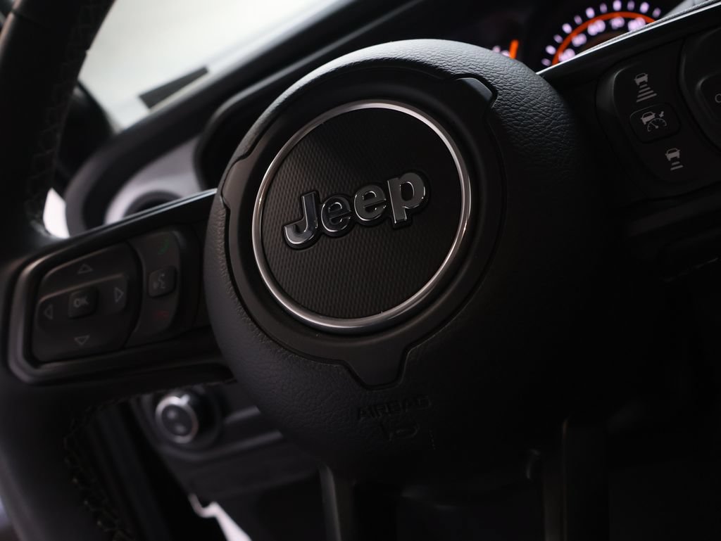Used 2025 Jeep Gladiator Sport AWD/4WD image 21