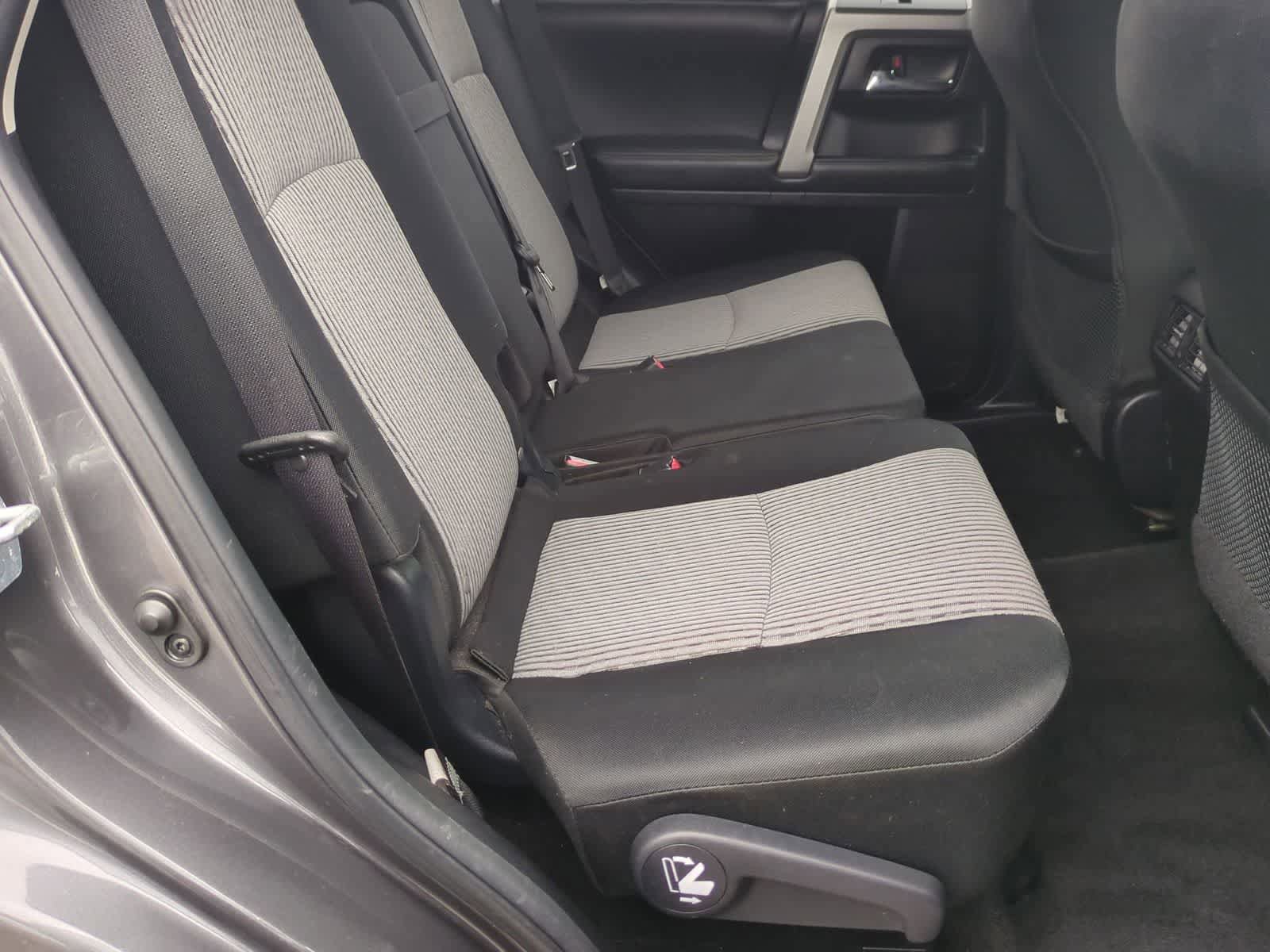 Used 2014 Toyota 4Runner SR5 AWD/4WD image 19