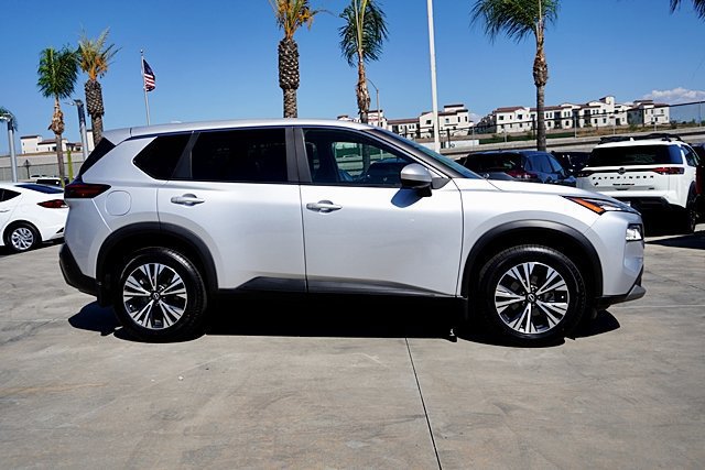Used 2023 Nissan Rogue SV FWD image 3
