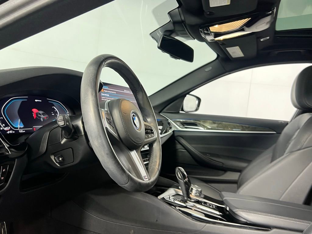Used 2023 BMW 530e w/ M Sport Package image 18