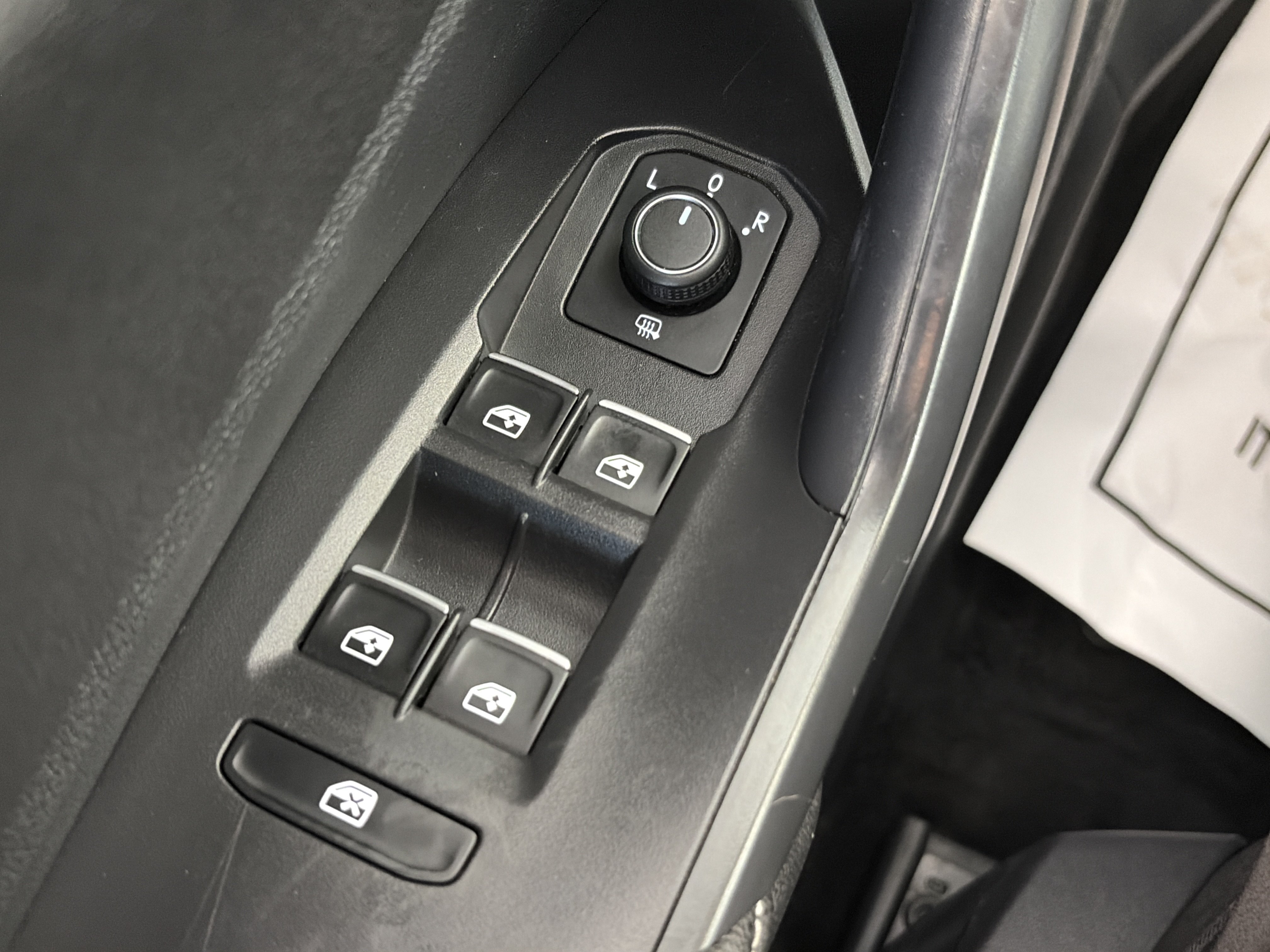 Used 2025 Volkswagen Jetta S FWD image 29
