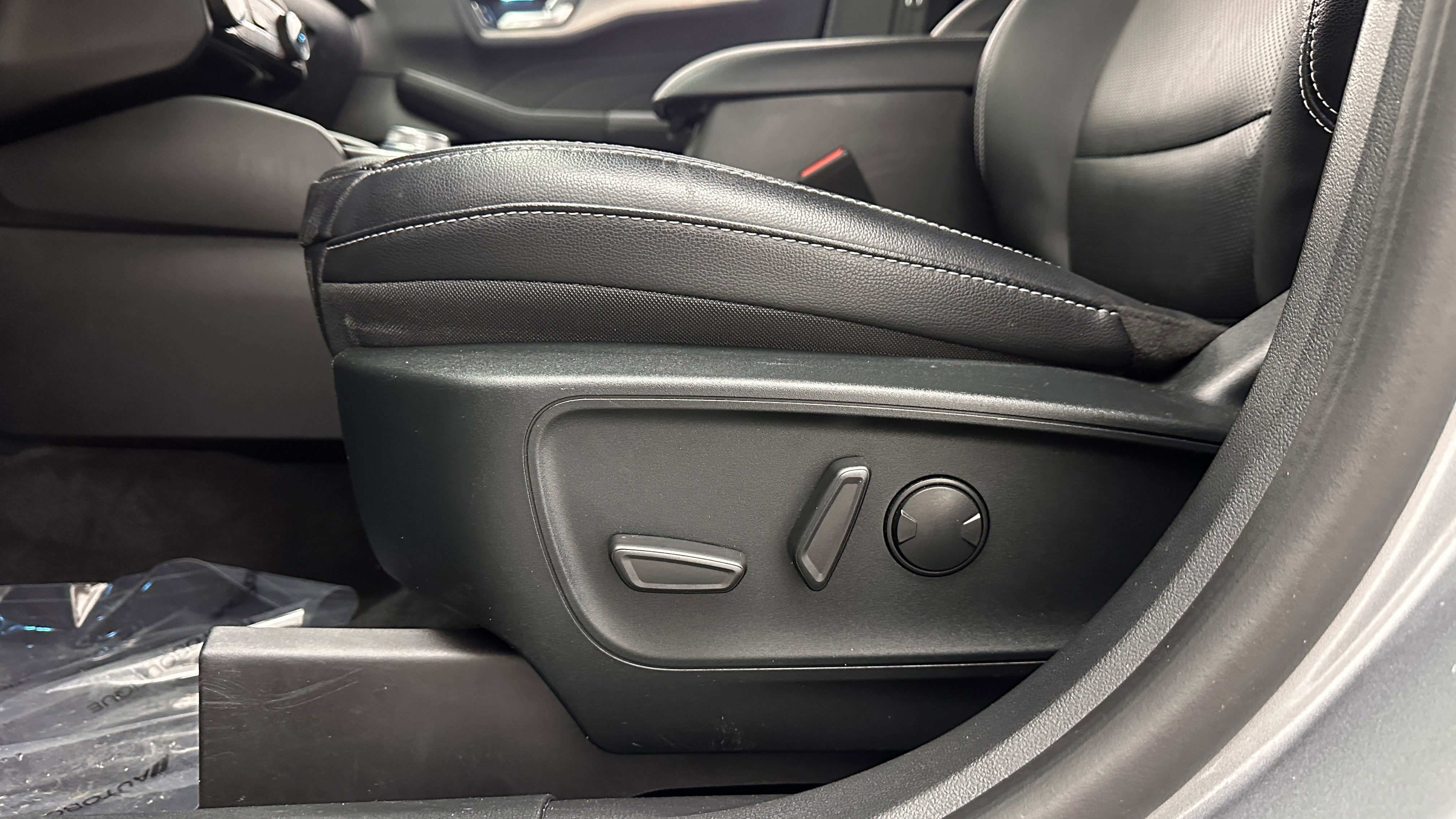 Used 2022 Ford Escape Titanium AWD/4WD image 14