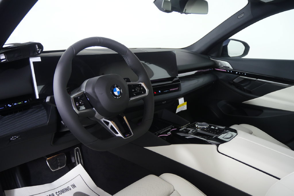 Used 2026 BMW 530i w/ Executive Package RWD image 13