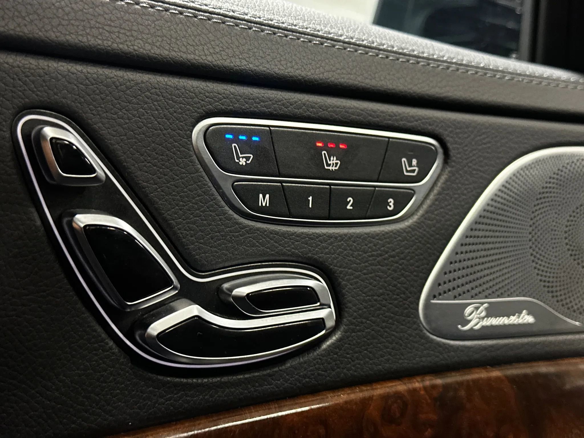 Used 2017 Mercedes-Benz S 550 Sedan image 29