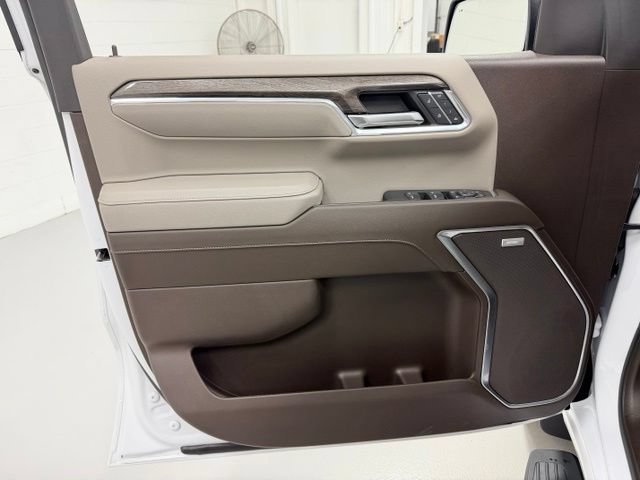 Certified 2024 Chevrolet Silverado 1500 LTZ w/ LTZ Premium Package AWD/4WD image 18