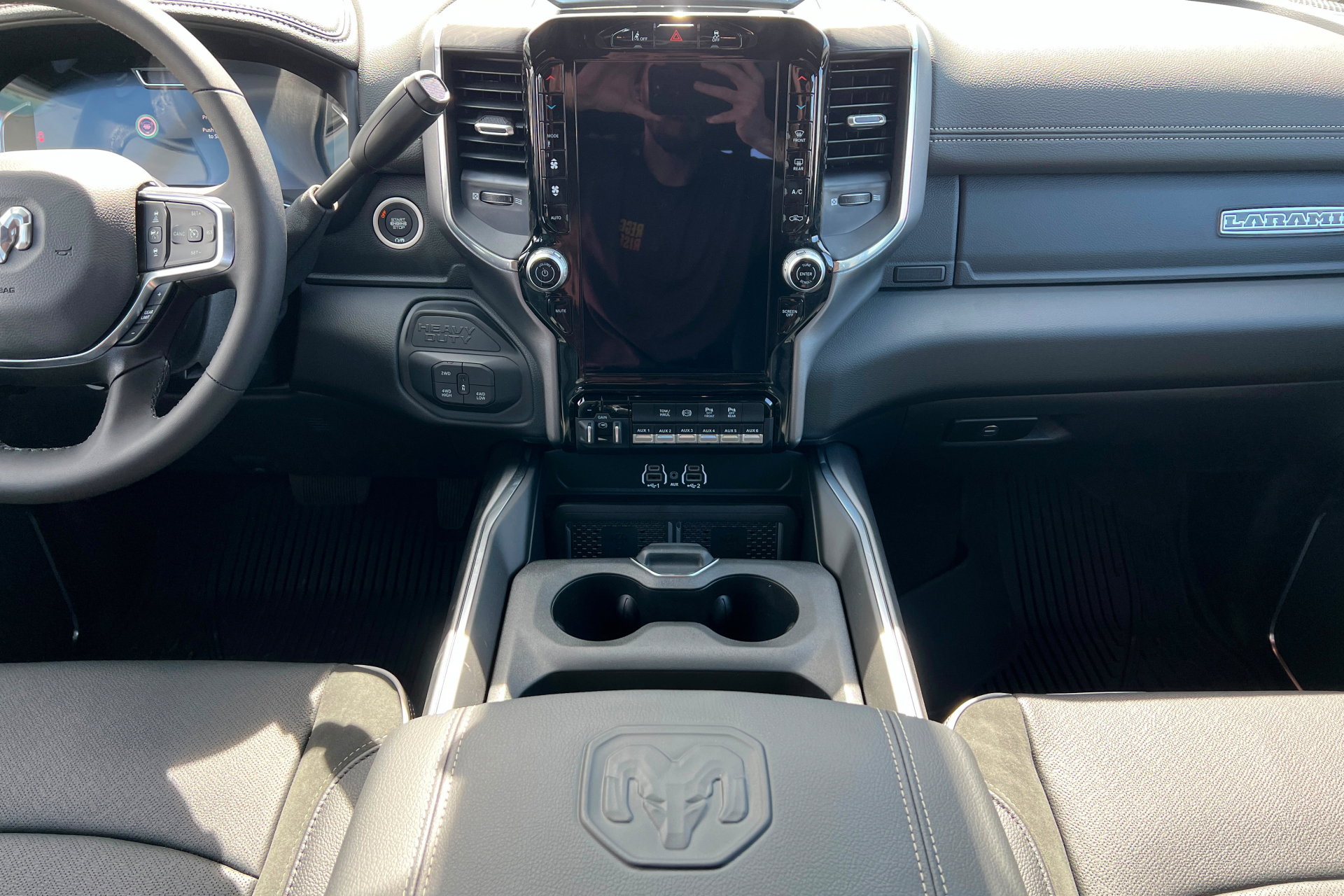 New 2026 RAM 3500 Laramie AWD/4WD image 13