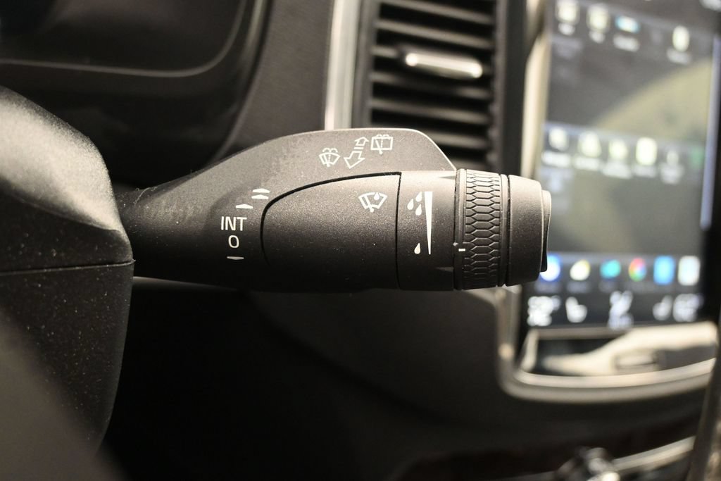 Used 2019 Volvo XC90 T6 Momentum AWD/4WD image 14