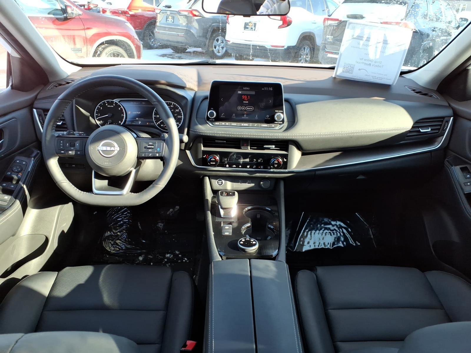 Used 2023 Nissan Rogue SV w/ SV Premium B Package image 6