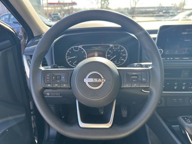 Used 2024 Nissan Rogue S AWD/4WD image 11