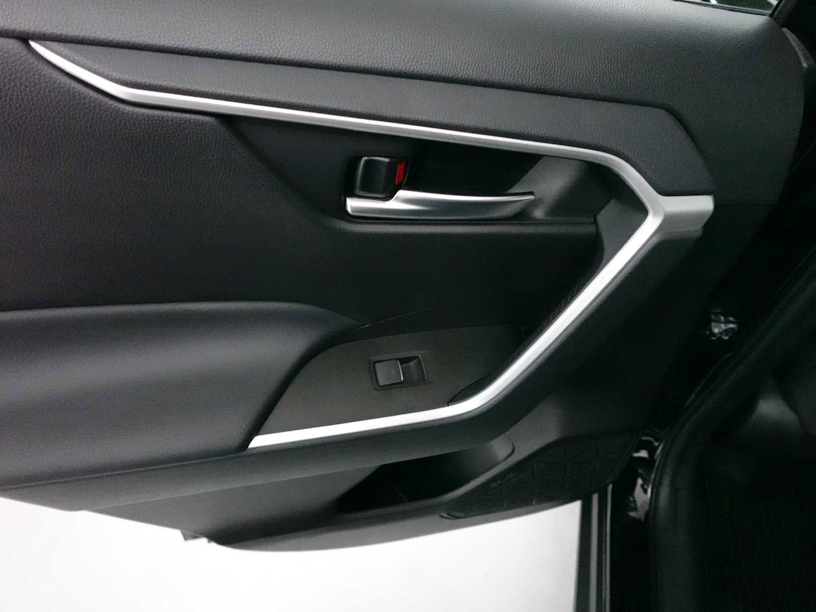 Used 2023 Toyota RAV4 XLE Premium image 25