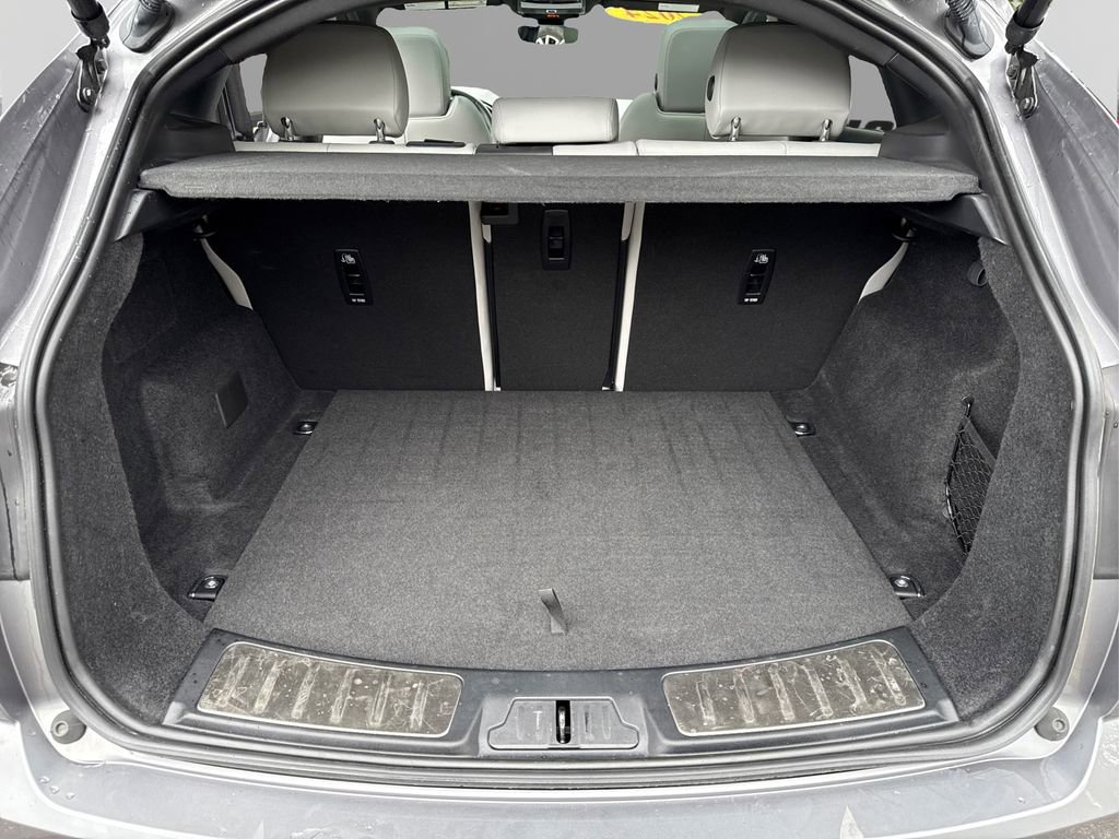 Used 2024 Jaguar E-PACE R-Dynamic SE image 11