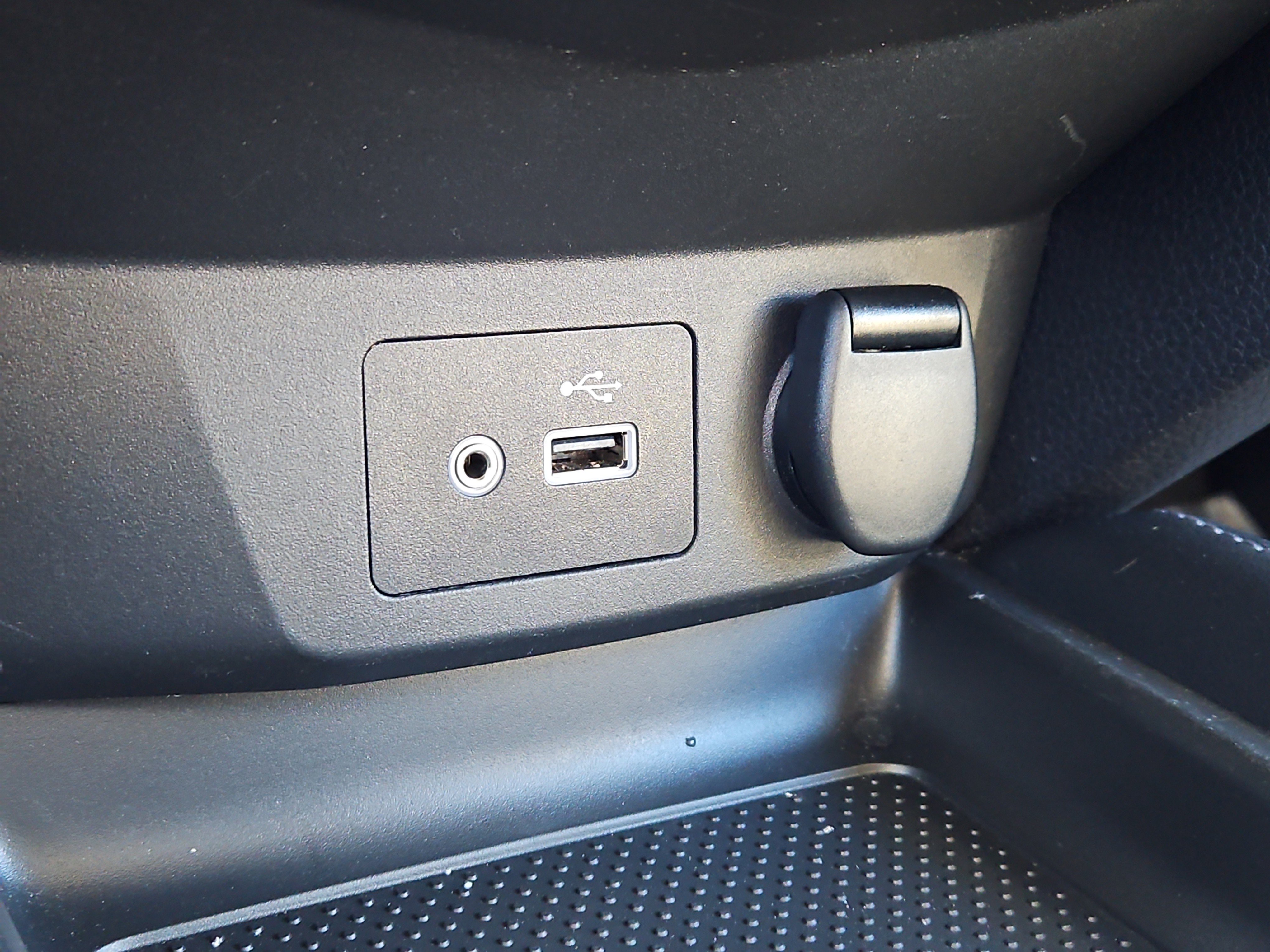 Used 2018 Nissan Rogue SL image 28