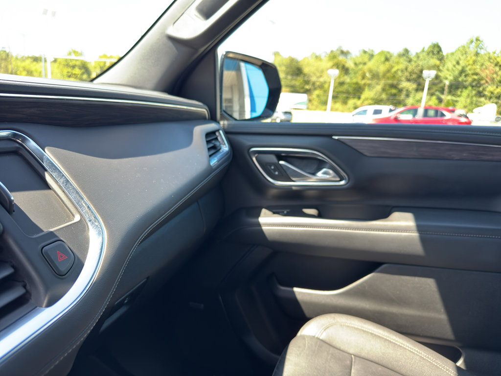 Used 2023 Chevrolet Suburban LT image 18