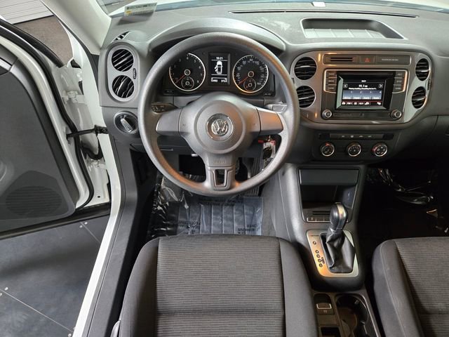 Used 2017 Volkswagen Tiguan S image 16