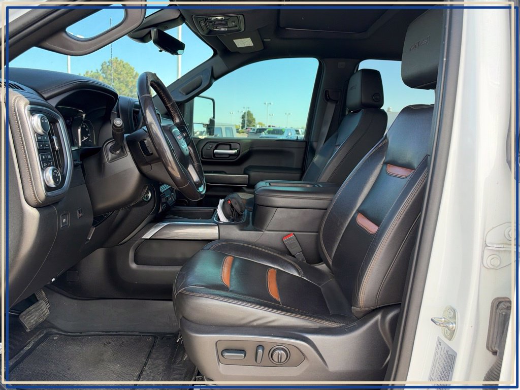Used 2022 GMC Sierra 3500 AT4 w/ AT4 Premium Plus Package AWD/4WD image 2