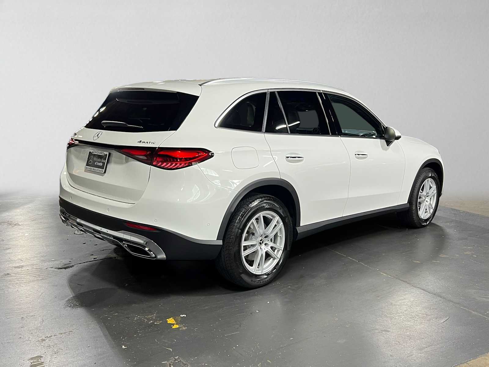 Used 2026 Mercedes-Benz GLC 300 4MATIC image 3