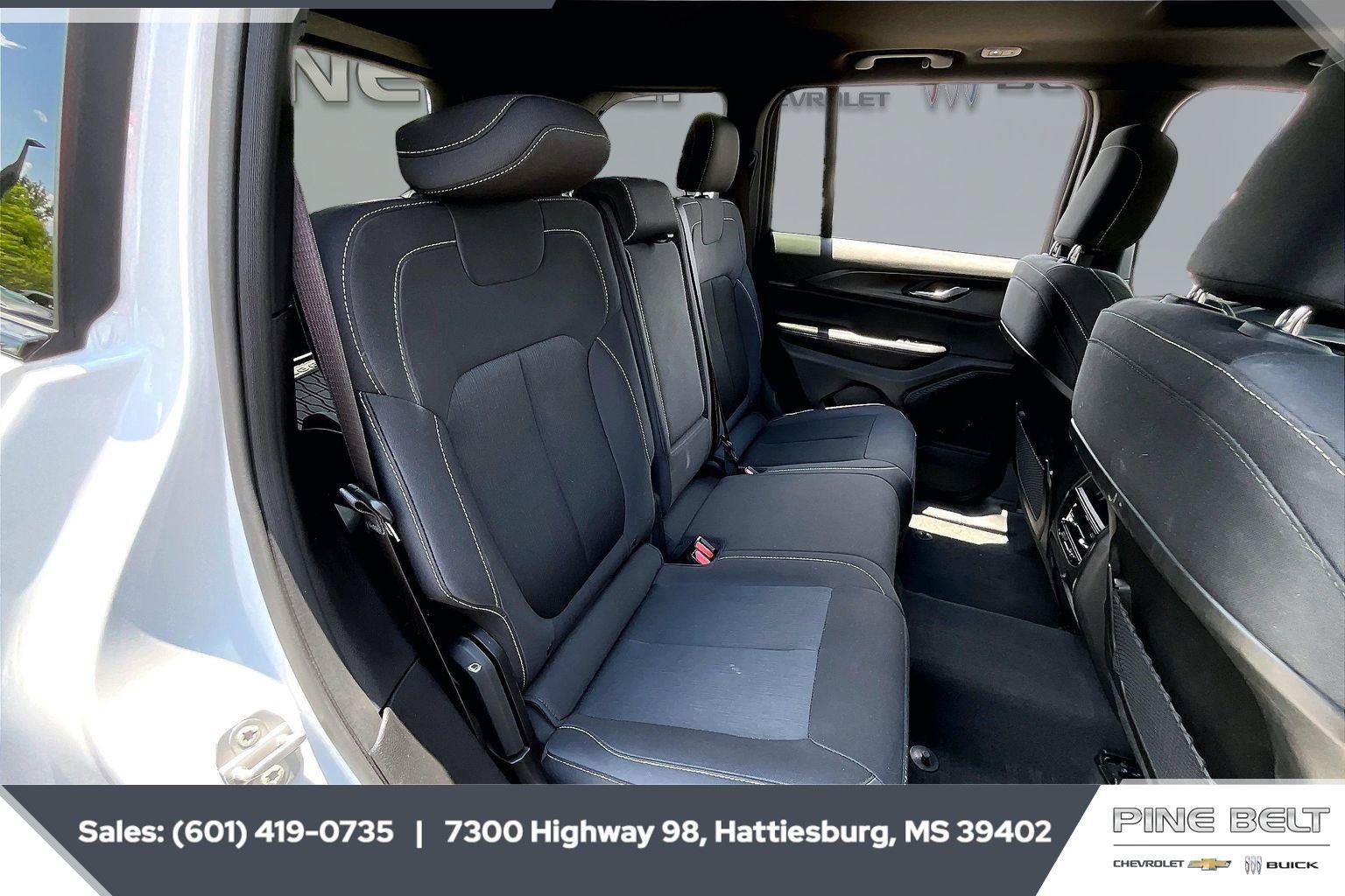 Used 2024 Jeep Grand Cherokee Laredo X RWD image 20