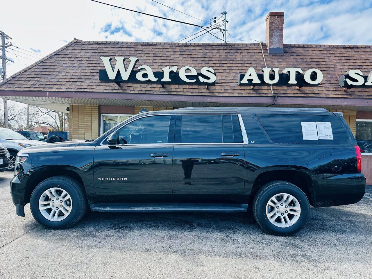 Used 2018 Chevrolet Suburban LT AWD/4WD image 1