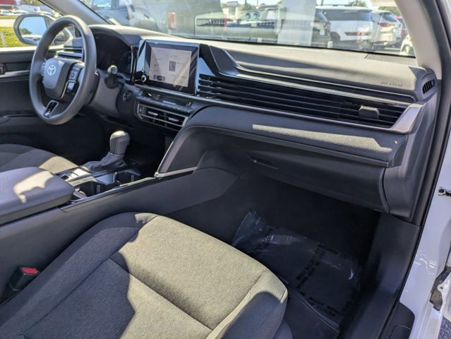 Used 2025 Toyota Camry LE image 32