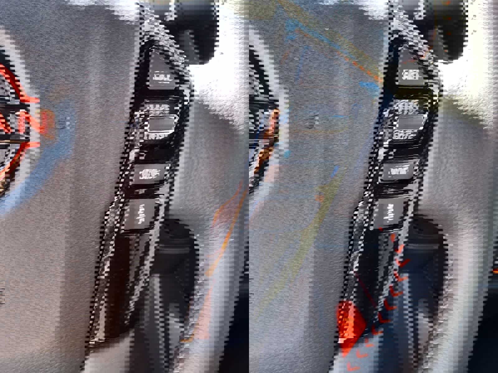 Used 2025 Nissan Frontier PRO-4X image 17