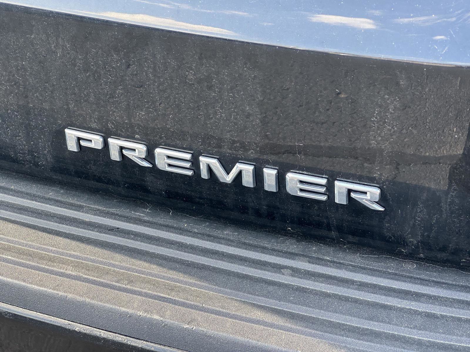 Used 2024 Chevrolet Suburban Premier RWD image 38
