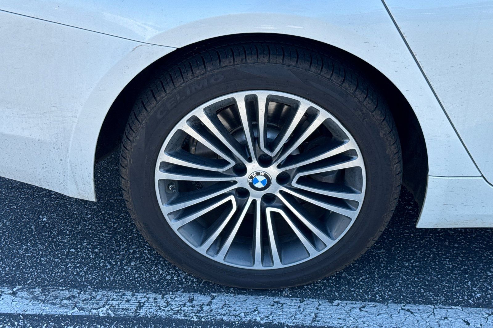 Used 2019 BMW 530i w/ Convenience Package RWD image 4