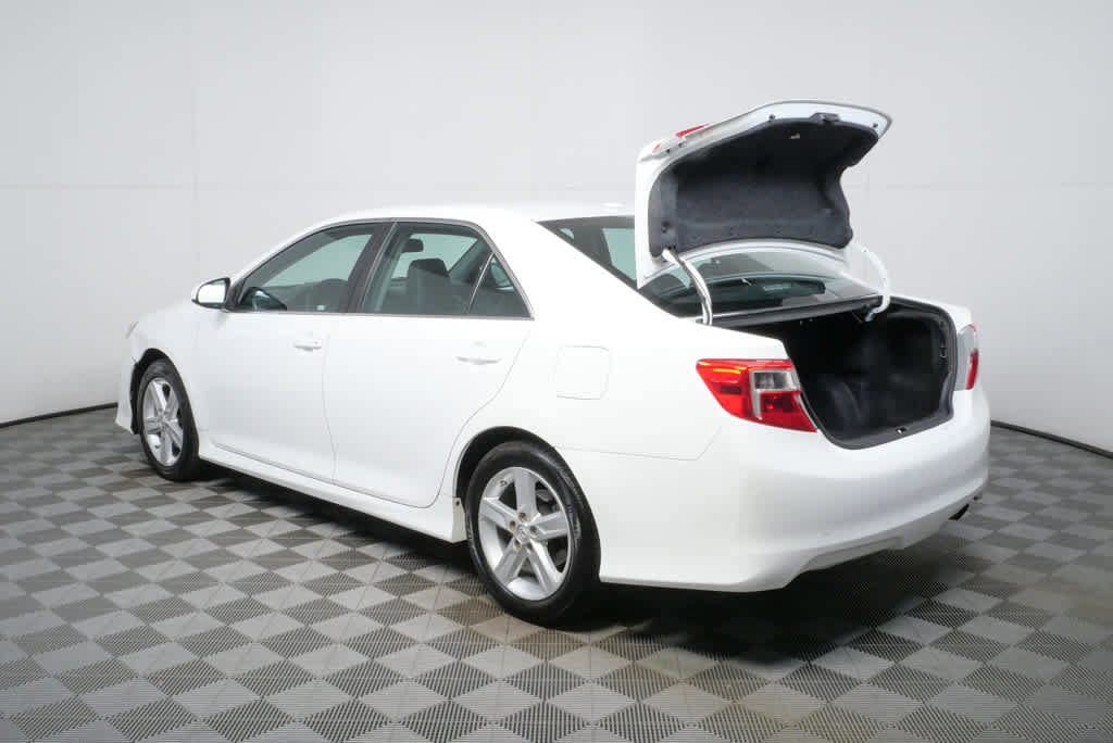Used 2014 Toyota Camry SE w/ Leather Package image 27