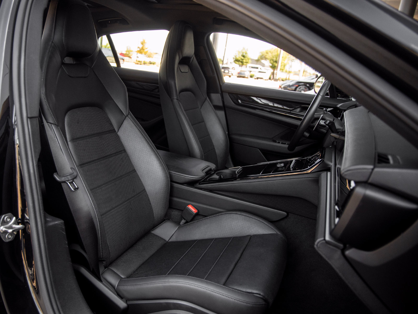 Certified 2025 Porsche Panamera image 43