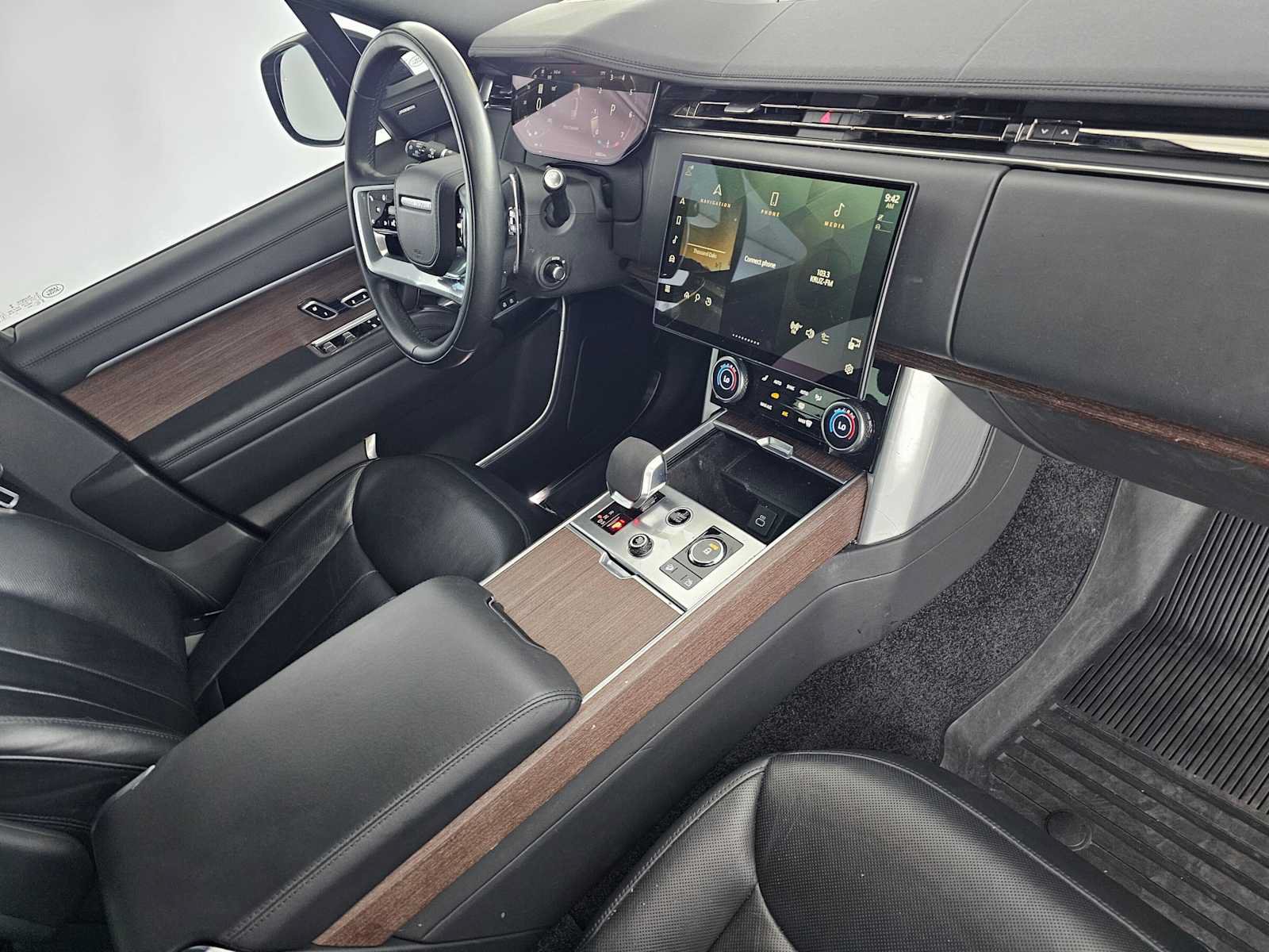 Used 2023 Land Rover Range Rover Long Wheelbase SE AWD/4WD image 11