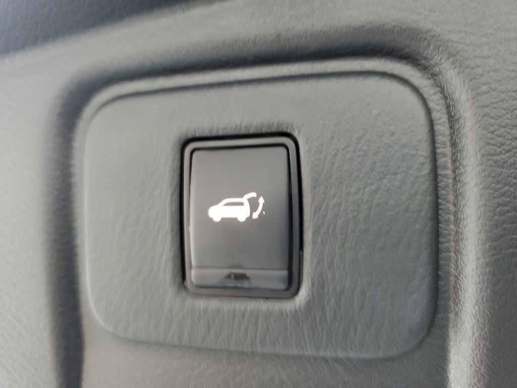 Used 2020 Nissan Murano Platinum w/ Cargo Package FWD image 10