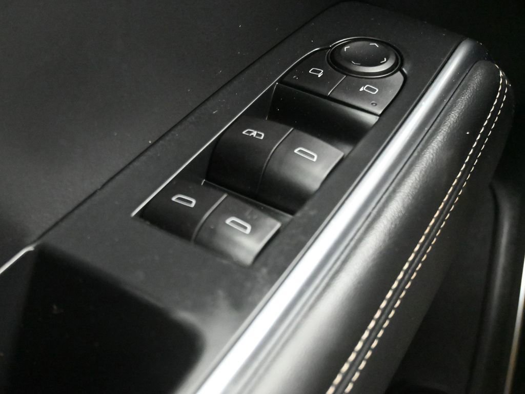 Used 2025 GMC Acadia Elevation FWD image 15