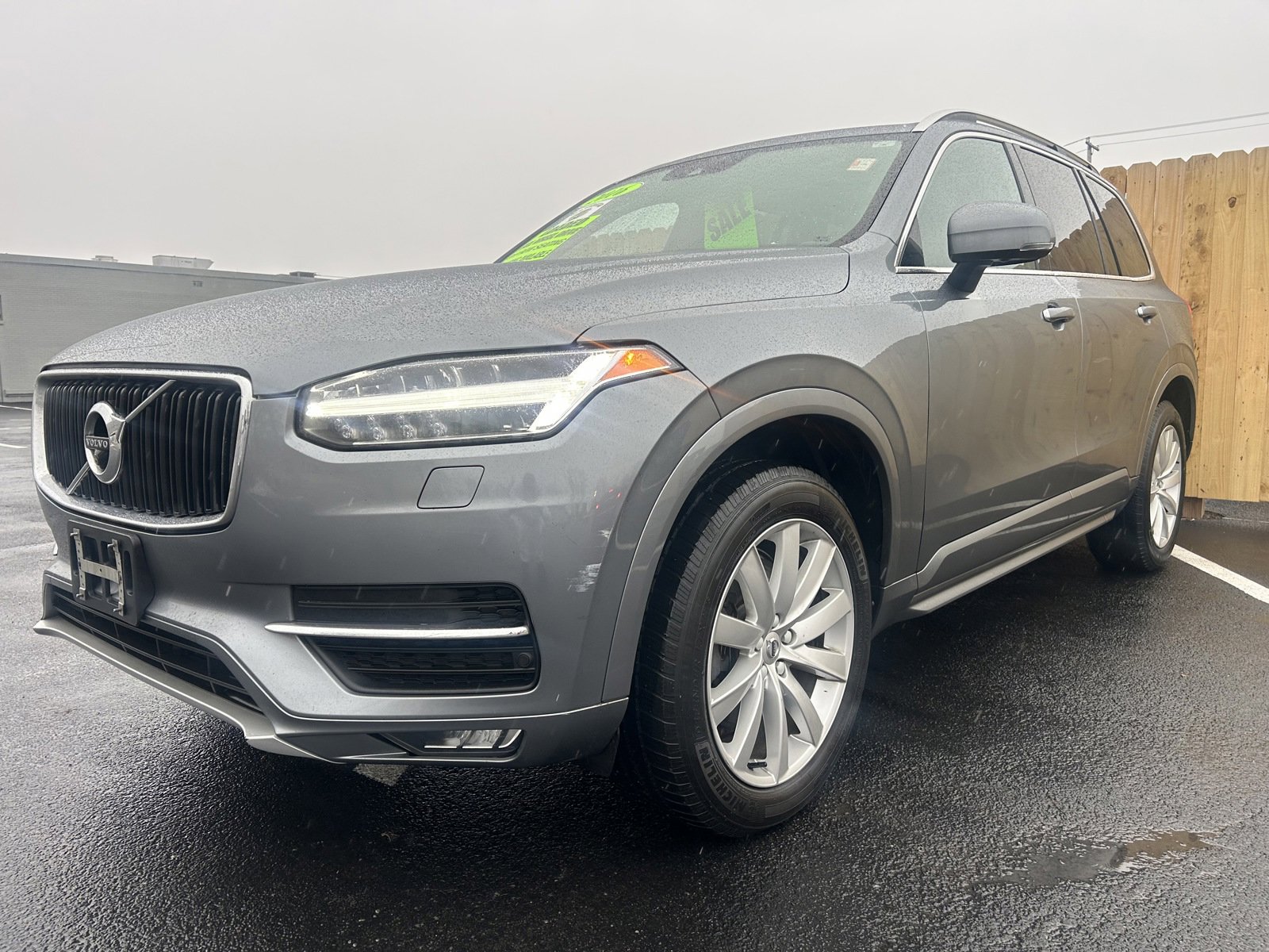 Used 2016 Volvo XC90 T6 Momentum w/ Momentum Plus Package AWD/4WD image 3