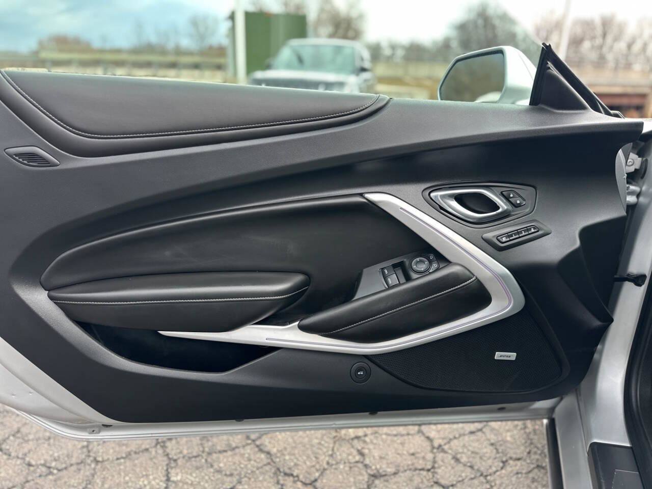 Used 2017 Chevrolet Camaro SS RWD image 13