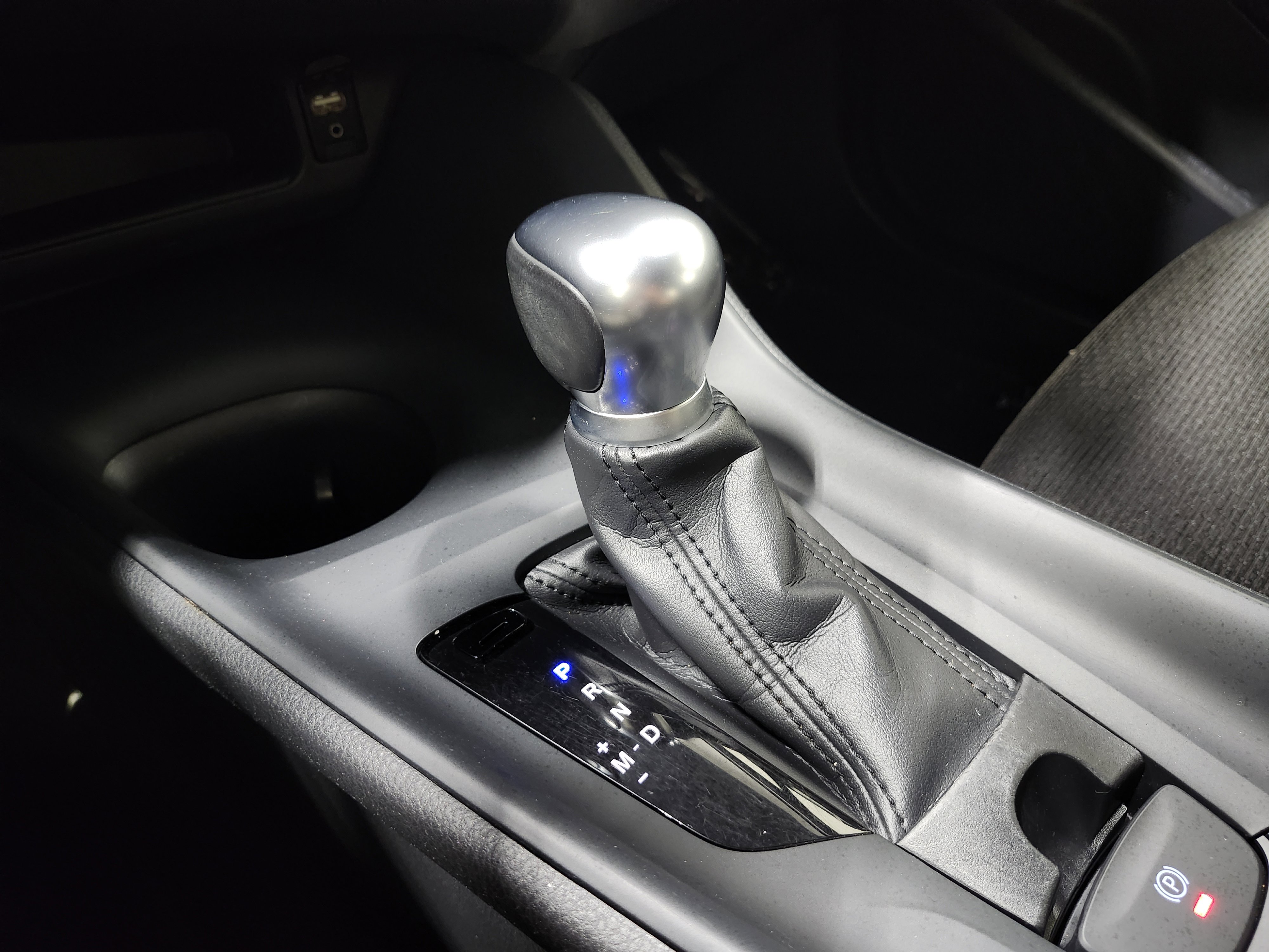 Used 2019 Toyota C-HR LE image 8