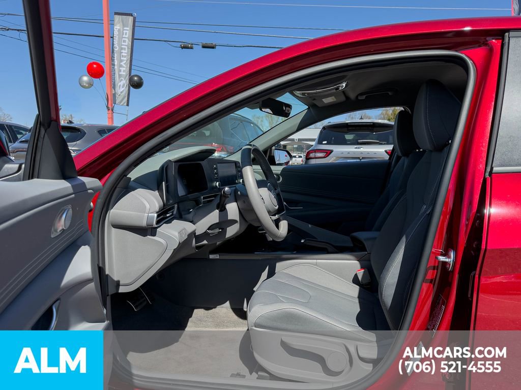 Certified 2025 Hyundai Elantra Sport image 9