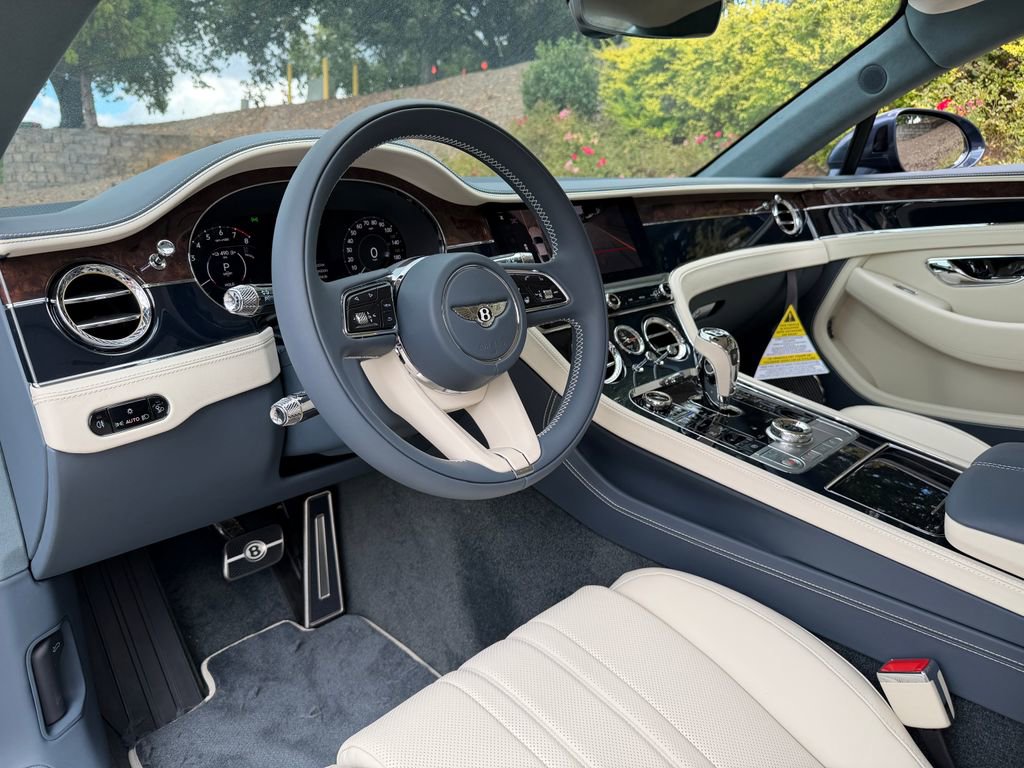 Used 2025 Bentley Continental GT image 4