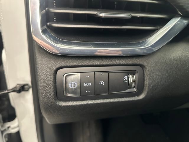 Used 2025 GMC Acadia Elevation image 25