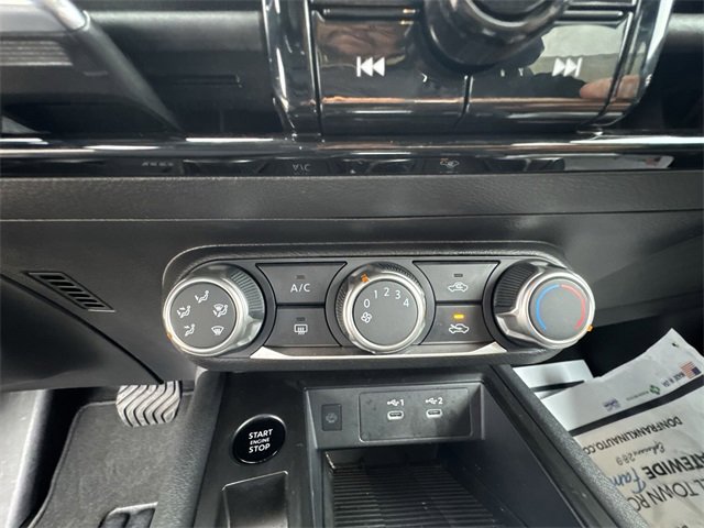 Certified 2025 Nissan Kicks SV image 18